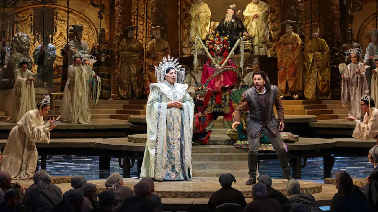 Representaci&oacute;n de la &oacute;pera "Turandot".