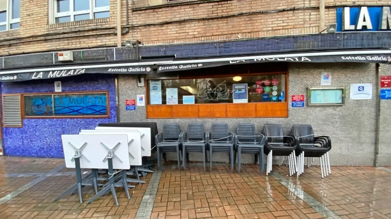 Una terraza recogida de un local hostelero de Santander. / Hardy