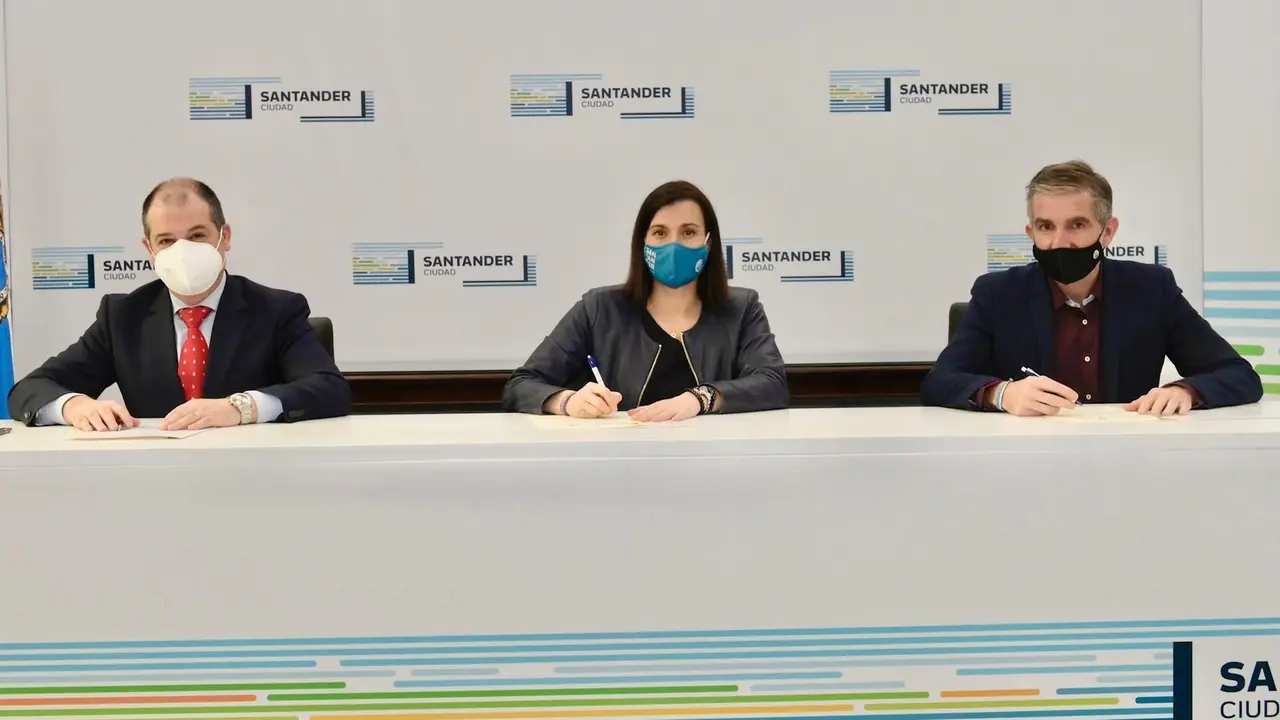 Convenio Ayuntamiento con Uneatlantico para el transporte