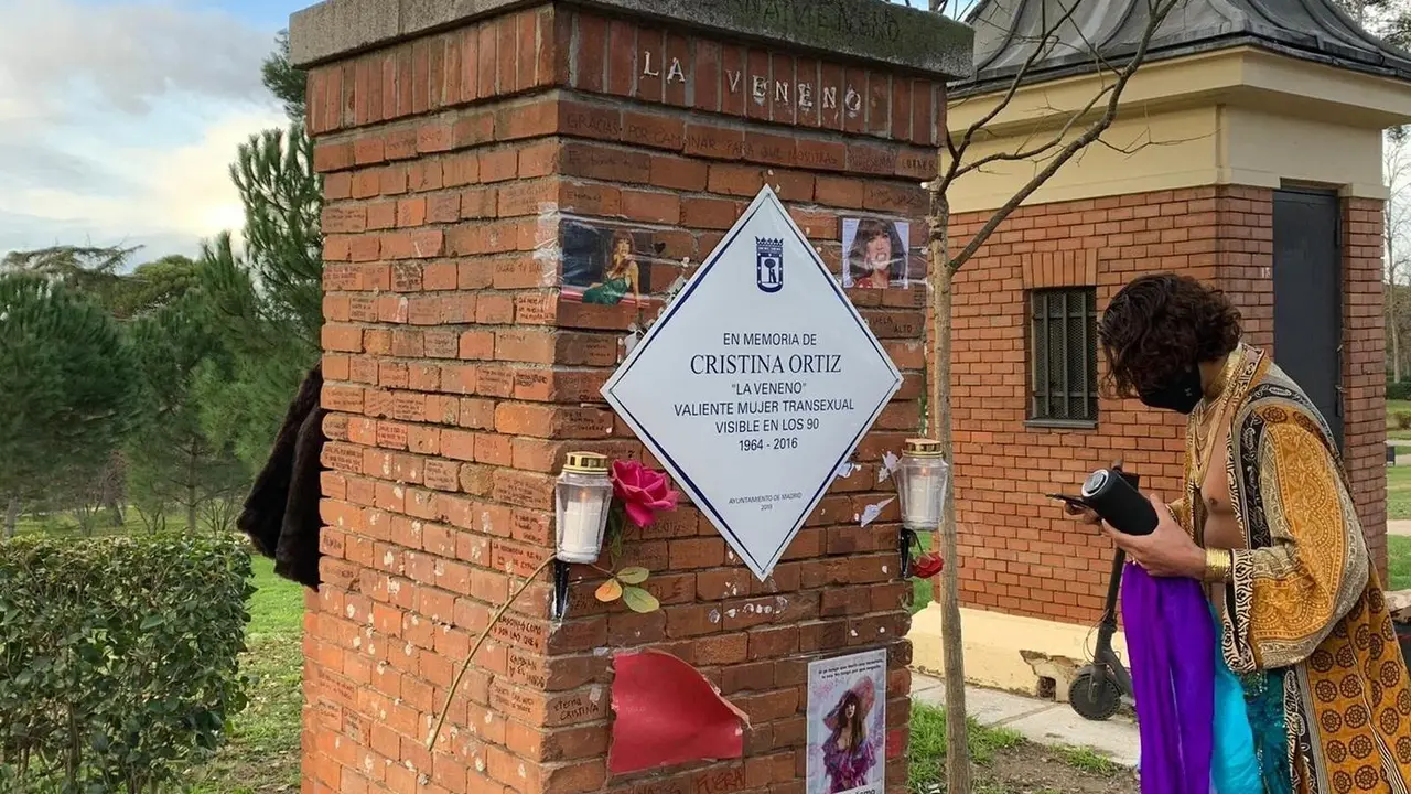 Archivo - Placa en recuerdo de La Veneno.