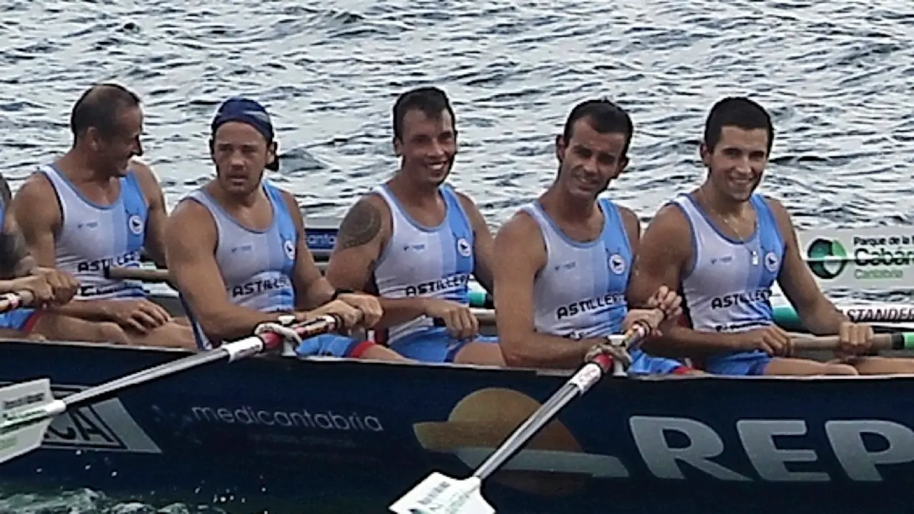 De izquierda a derecha, Roberto de Llanos, Gonz&aacute;lez Sent&iacute;es, Ignacio Garc&iacute;a, Javier Mart&iacute;nez y Manu Crespo, que seguir&aacute;n a bordo en el 2021.