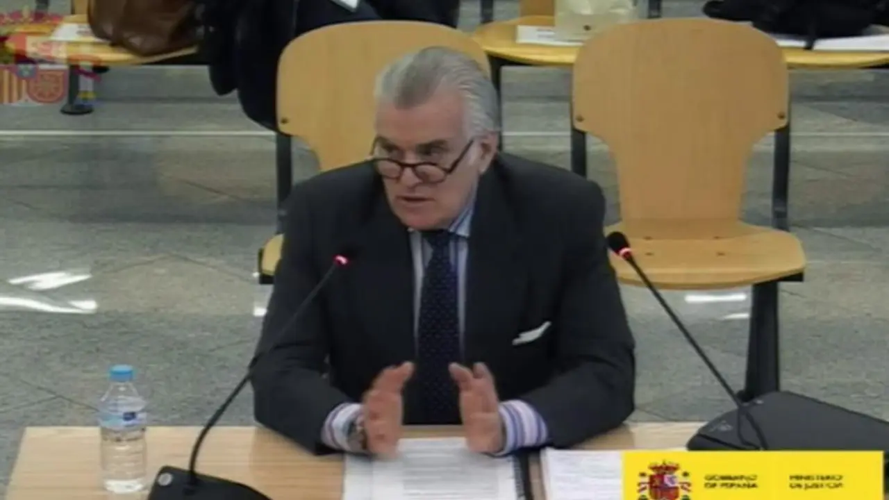 aptura de la se&ntilde;al Institucional de la Audiencia Nacional del extesorero del PP Luis B&aacute;rcenas que ha vuelto a situar al expresidente del Gobierno Mariano Rajoy y a la exministra y ex secretaria general del partido Mar&iacute;a Dolores de Cospedal entre los antiguos altos cargos que recibieron sobresueldos procedentes de la "contabilidad extracontable" de la formaci&oacute;n. EFE/Audiencia Nacional/SOLO USO EDITORIAL/SOLO DISPONIBLE PARA ILUSTRAR LA NOTICIA QUE ACOMPA&Ntilde;A/CR&Eacute;DITO OBLIGATORIO