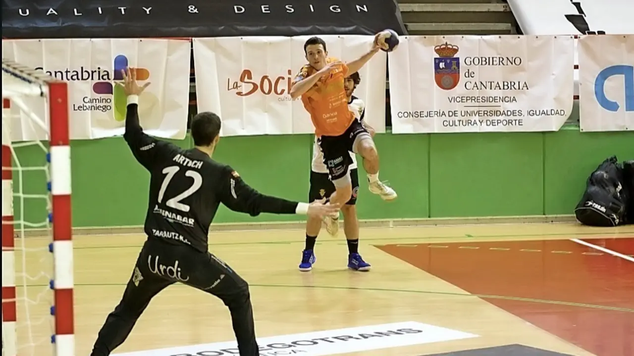 Ant&oacute;n Seti&eacute;n, en el partido ante el Zarautz. / alerta