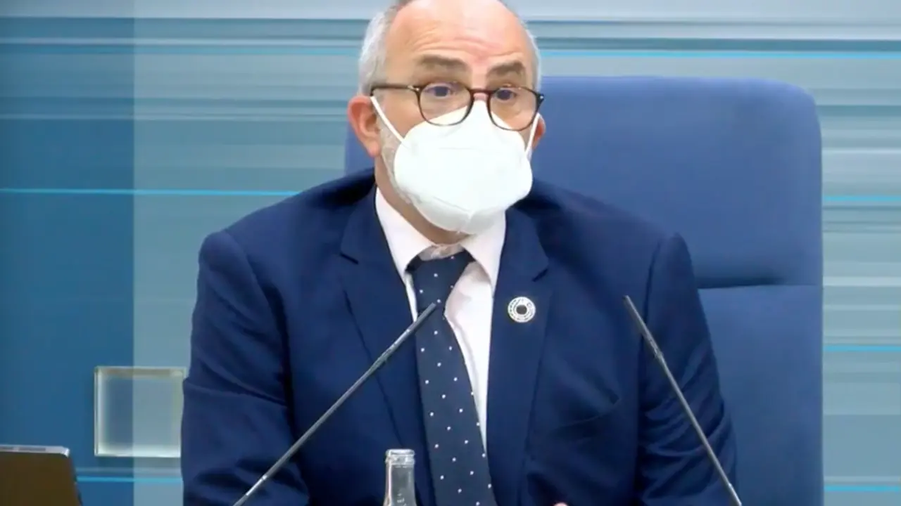 El consejero de Sanidad, MIguel Rodr&iacute;guez durante la rueda de prensa. / HARDY