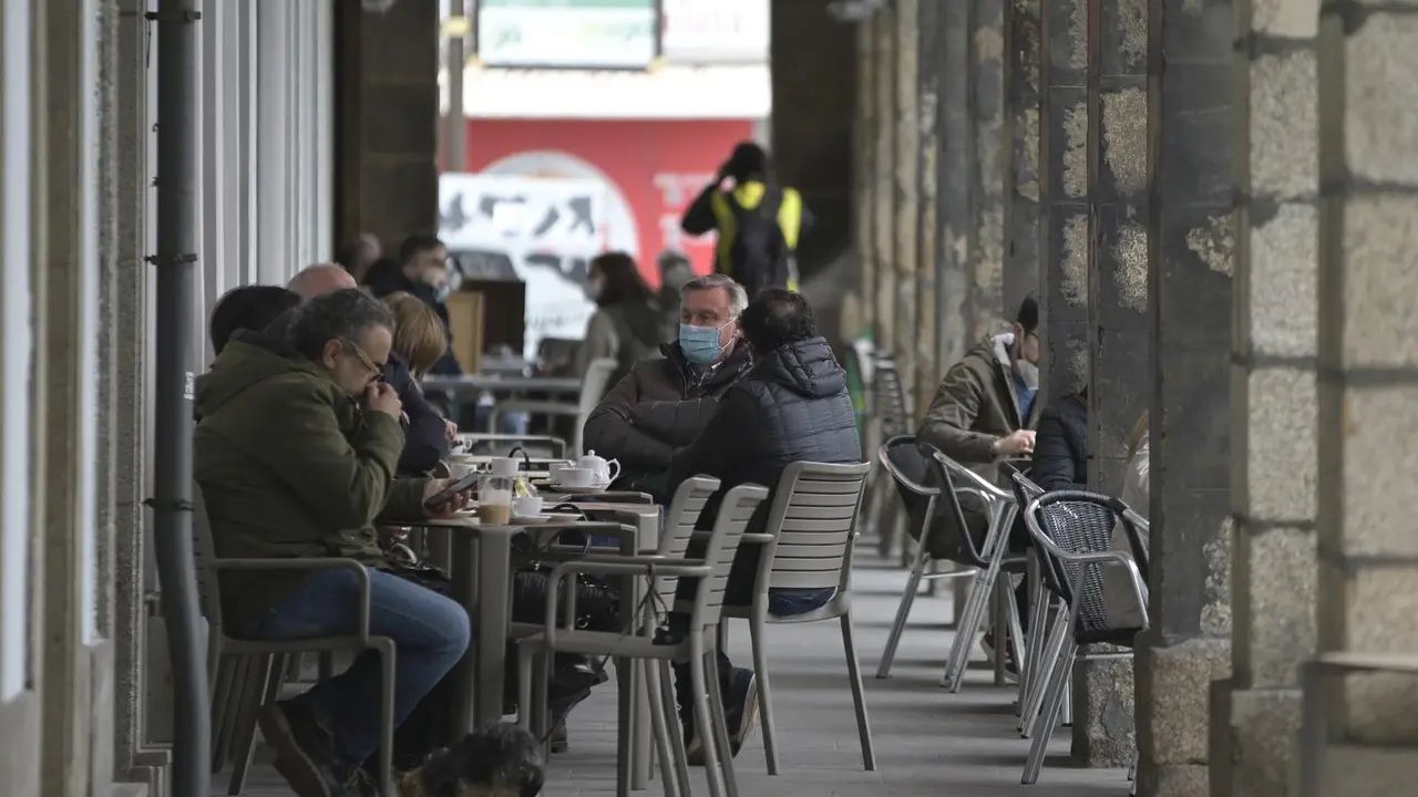 A Coru&ntilde;a
Reapertura del &aacute;rea sanitaria de A Coru&ntilde;a
en la que se permite servir un 30% del aforo en interior y 50% en terrazas
de bares y restaurantes
08/03/2021
Foto: M. Dylan / Europa Press