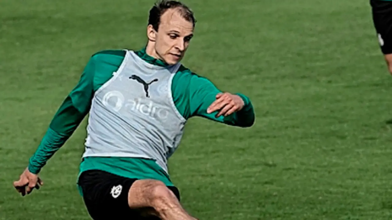 Lars Gerson podr&iacute;a disfrutar hoy de sus primeros minutos con el Racing. / hardy