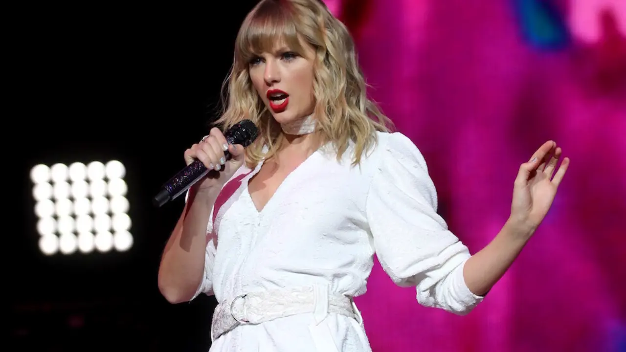 Taylor Swift durante un concierto en Londres. / E. PRESS