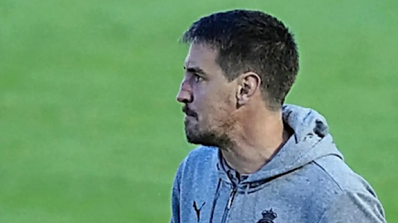 El entrenador del Racing Aritz Solabarrieta. / hardy
