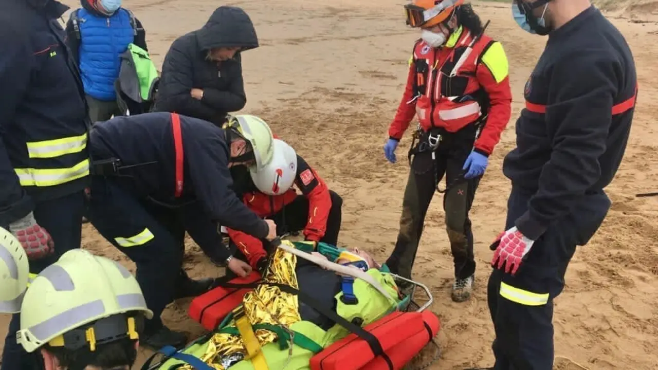 Atenci&oacute;n al herido con un traumatismo en la cabeza tras caerse de un caballo