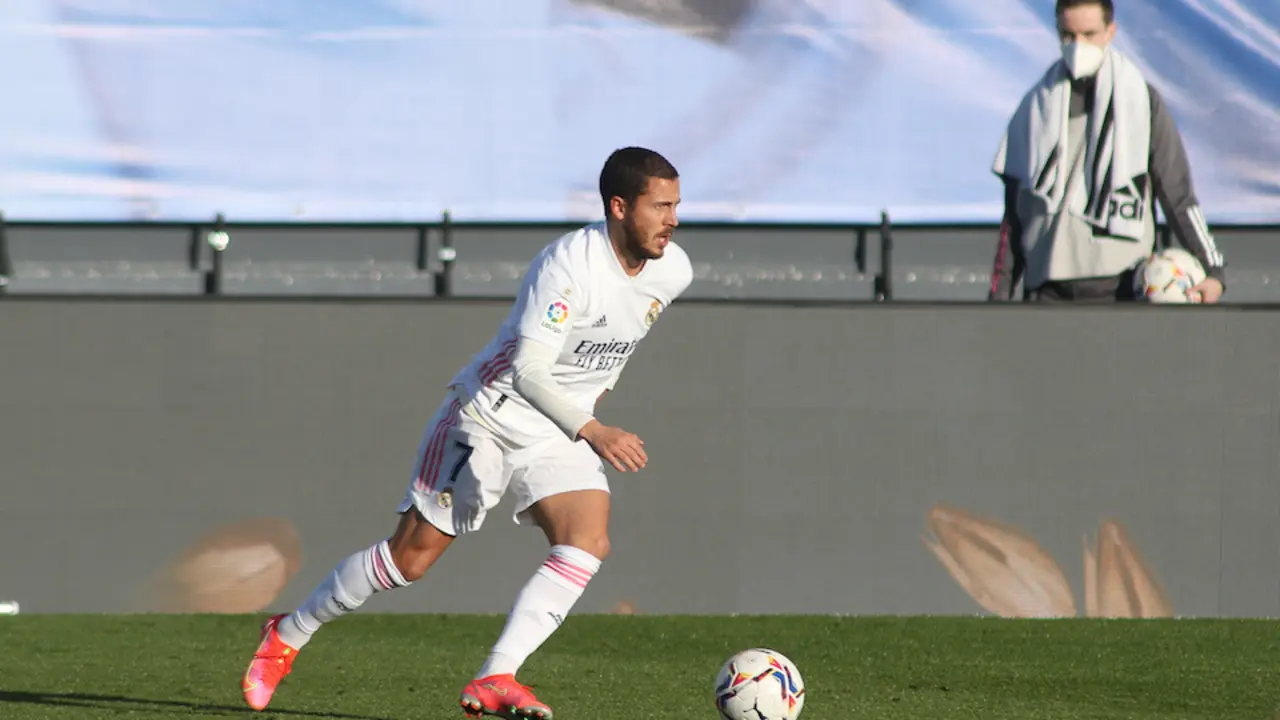 Hazard durante el partido ante el Elche de este fin de semana. / E. PRESS