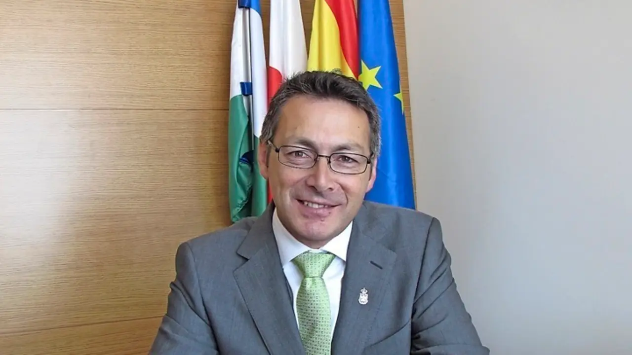 El alcalde de Campoo de Enmedio, Pedro Manuel Mart&iacute;nez. / Alerta