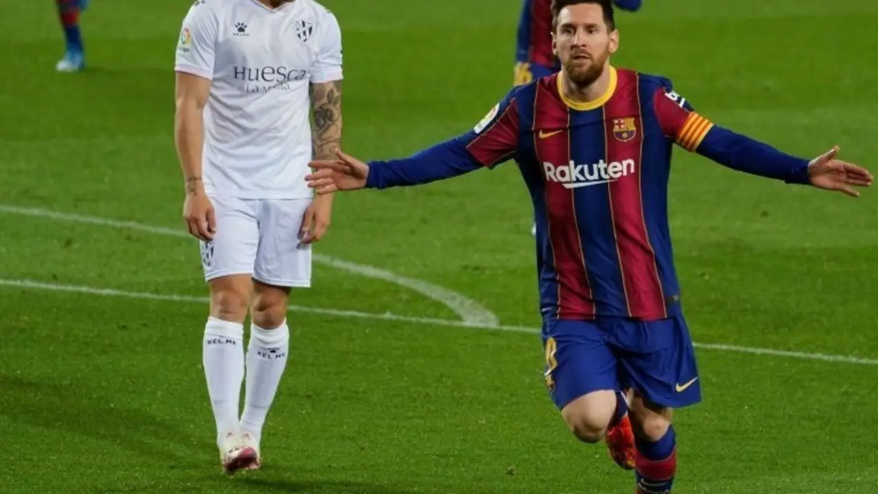 Leo Messi celebra su gol en el FC Barcelona-SD Huesca de LaLiga Santander 2020-2021