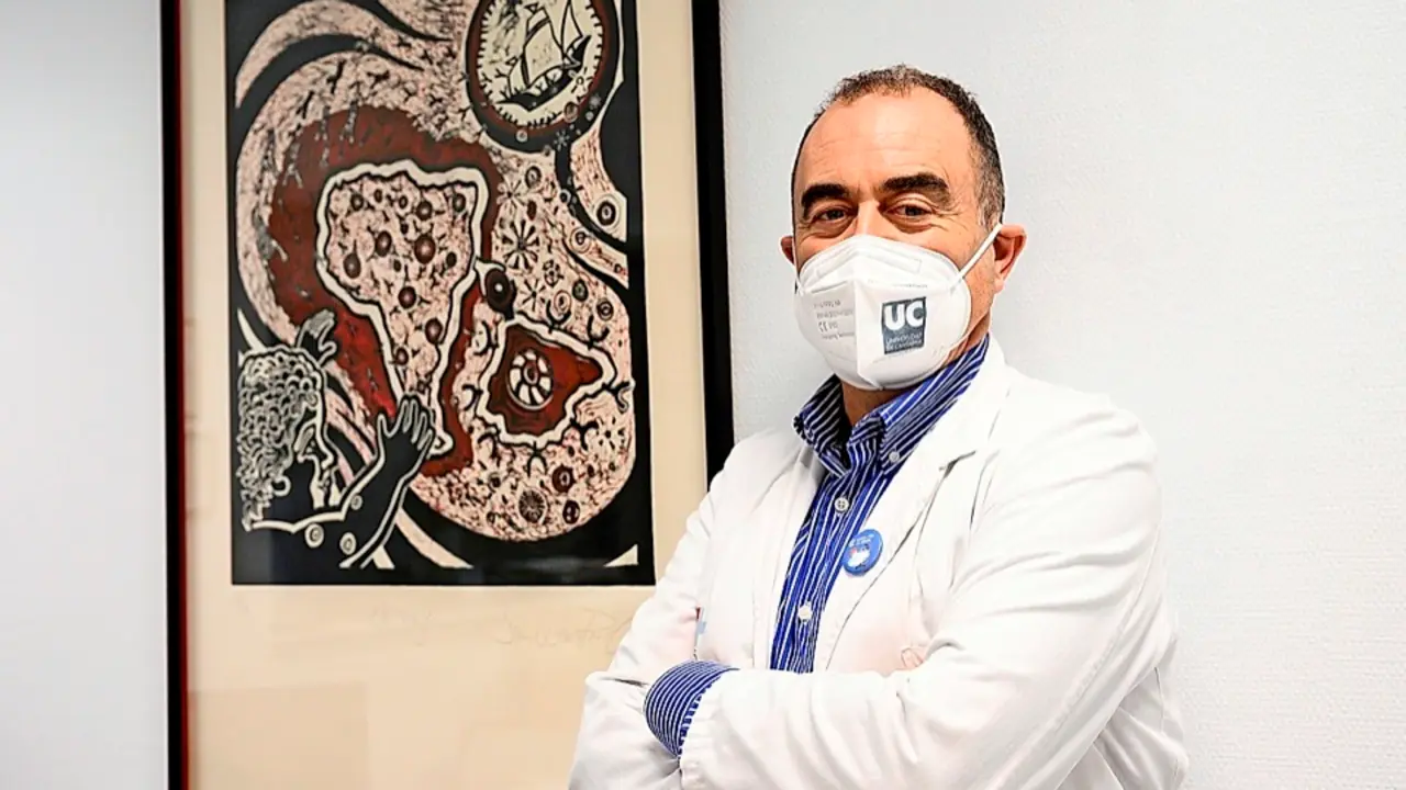 El presidente de la Sociedad Espa&ntilde;ola de Inmunolog&iacute;a, Marcos L&oacute;pez Hoyos. / PEDRO PUENTE HOYOS
