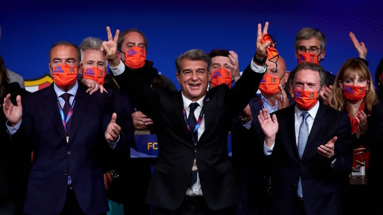 Joan Laporta celebra su victoria en las elecciones presidenciales del domingo 7 de marzo. / E. PRESS