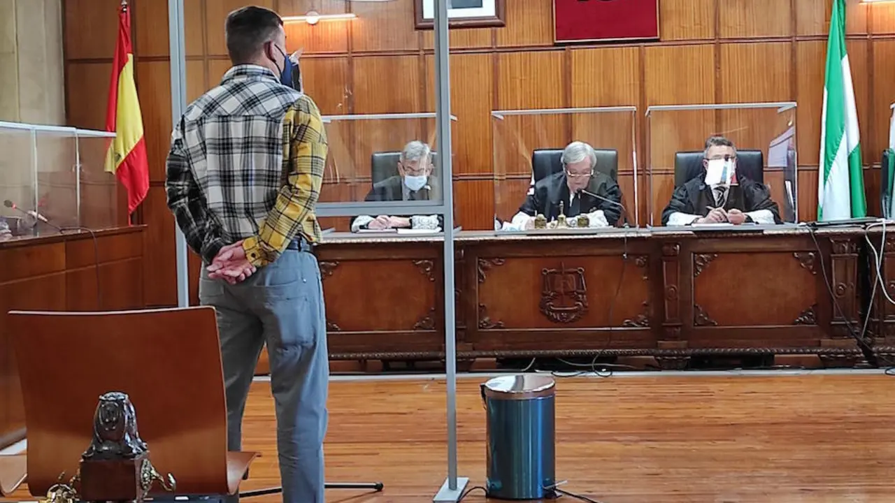 El acusado durante el juicio. / E. PRESS