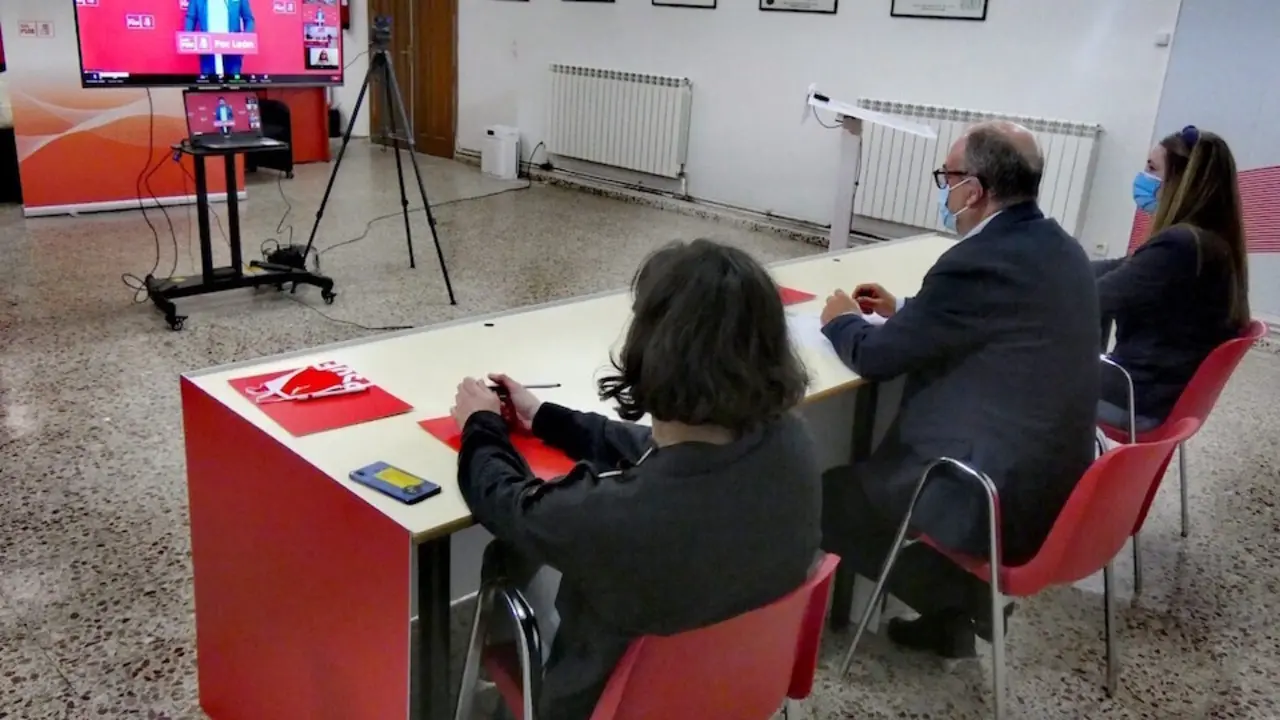 El secretario del PSOE de Castilla y Le&oacute;n, Luis Tudanca, participa en el Comit&eacute; Ejecutivo del PSOE de &Aacute;vila. / E. PRESS