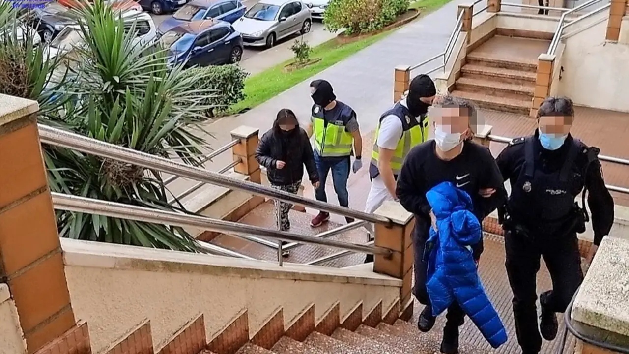 Un momento de la operaci&oacute;n. / polic&iacute;a nacional