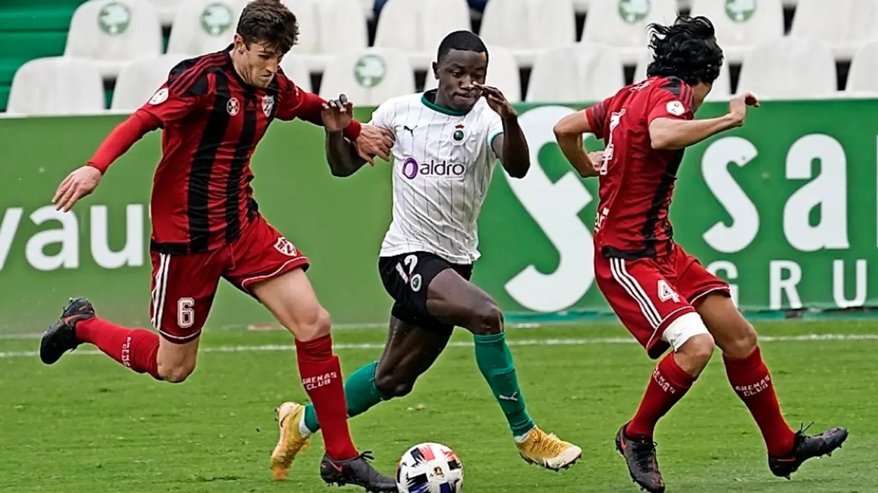 Soko fue el jugador m&aacute;s peligroso de su equipo en ataque. / hARDY