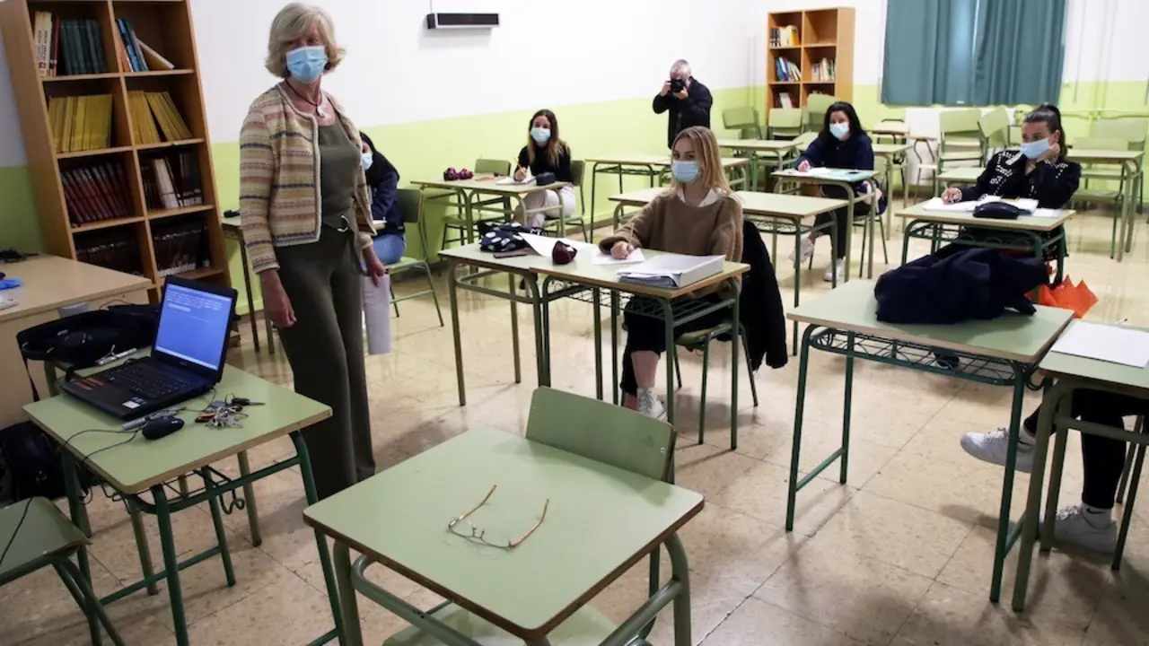10:00 Horas. Ies Santa Clara, Santanderla Consejera De Educaci&oacute;n, Formaci&oacute;n Profesional Y Turismo, Marina Lomb&oacute;, Visita Este Centro Educativo Con Motivo De La Reapertura Parcial De Las Aulas En Cantabria (Declaraciones A Los Medios Al Finalizar La Visita)
GOBIERNO DE CANTABRIA
  (Foto de ARCHIVO)
8/6/2020