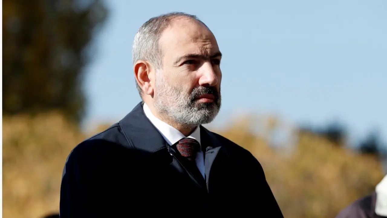 Archivo - El primer ministro de Armenia, Nikol Pashini&aacute;n, en una ceremonia en recuerdo de los militares ca&iacute;dos en Nagorno Karabaj