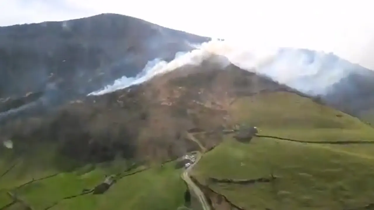 El @BRIF_Ruente
 ya se encuentra en su base despu&eacute;s de trabajar en la extinci&oacute;n de incendio forestal en Vega de Pas. / ALERTA