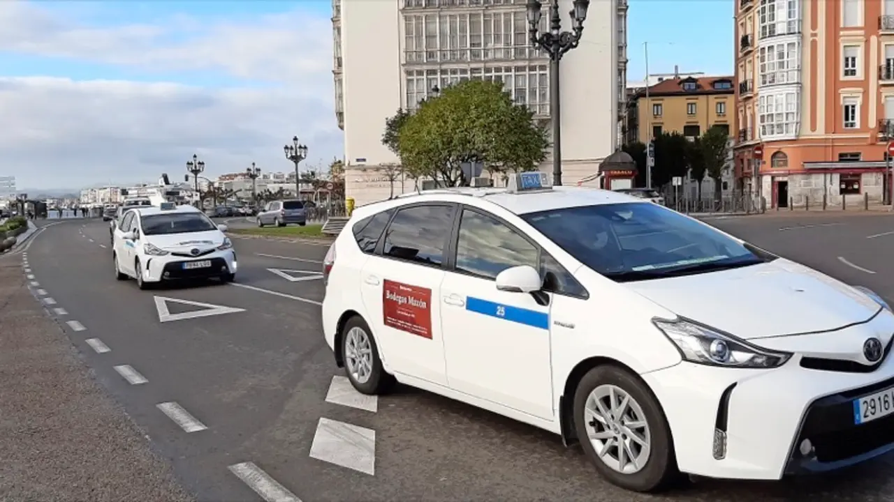 Taxis en Santander. / S. D&Iacute;AZ