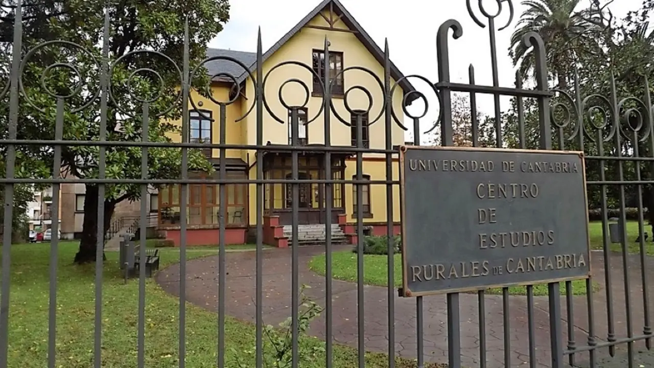 Instalaciones del Centro de Estudios Rurales en Cabez&oacute;n de la Sal. / Saja
