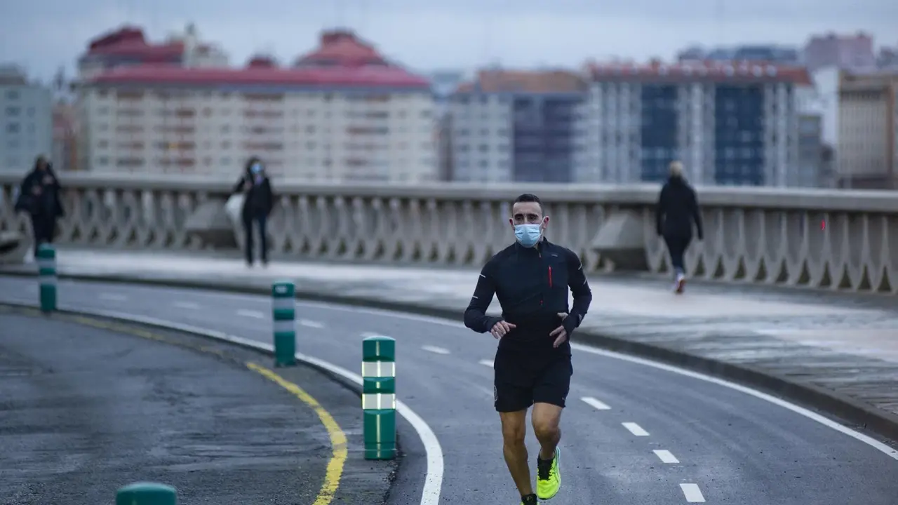 A Coru&ntilde;a
Paseo Mar&iacute;timo
Galicia, &uacute;nica comunidad  que obliga a usar mascarilla haciendo deporte.
27/01/2021
Foto: M. Dylan / Europa Press