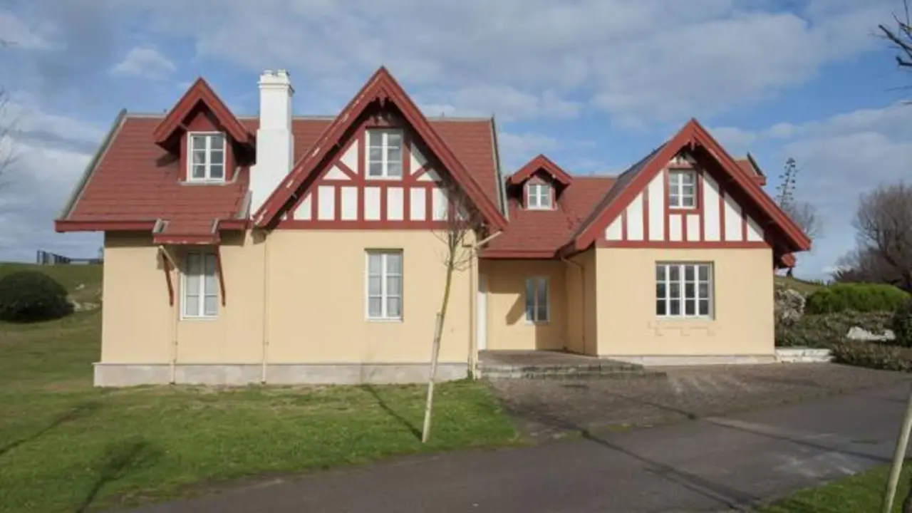 Casa de los guardeses en la pen&iacute;nsula de la Magadalena.