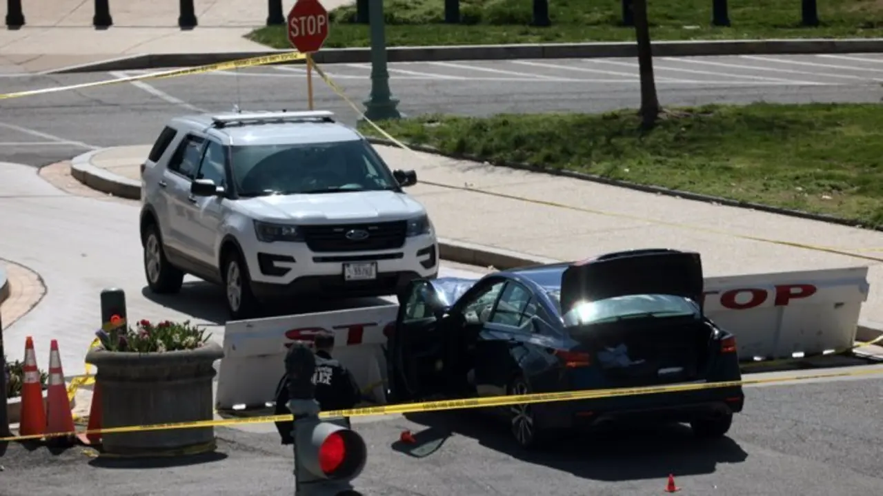 El Capitolio de Estados Unidos, cerrado despu&eacute;s de que un coche embistiera contra dos agentes de Polic&iacute;a - GETTY
