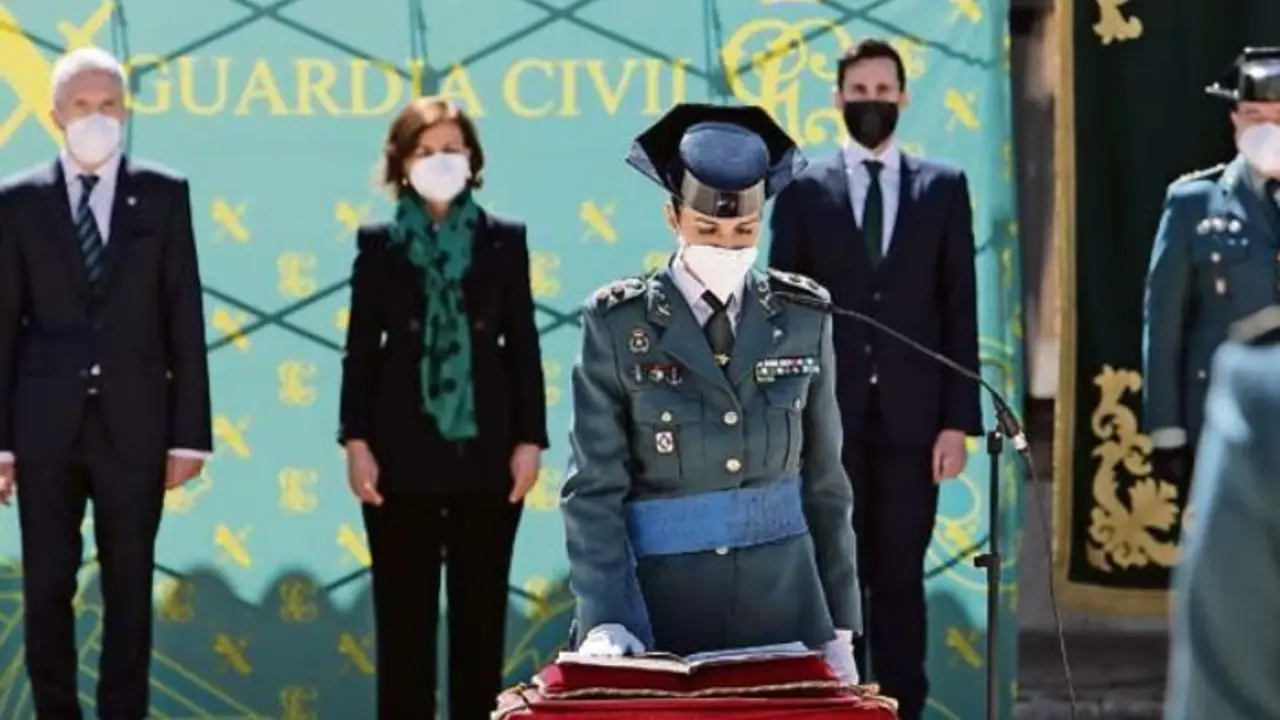 La teniente coronel Silvia Gil Cerd&aacute; durante la toma de posesi&oacute;n. / JAvier escriche