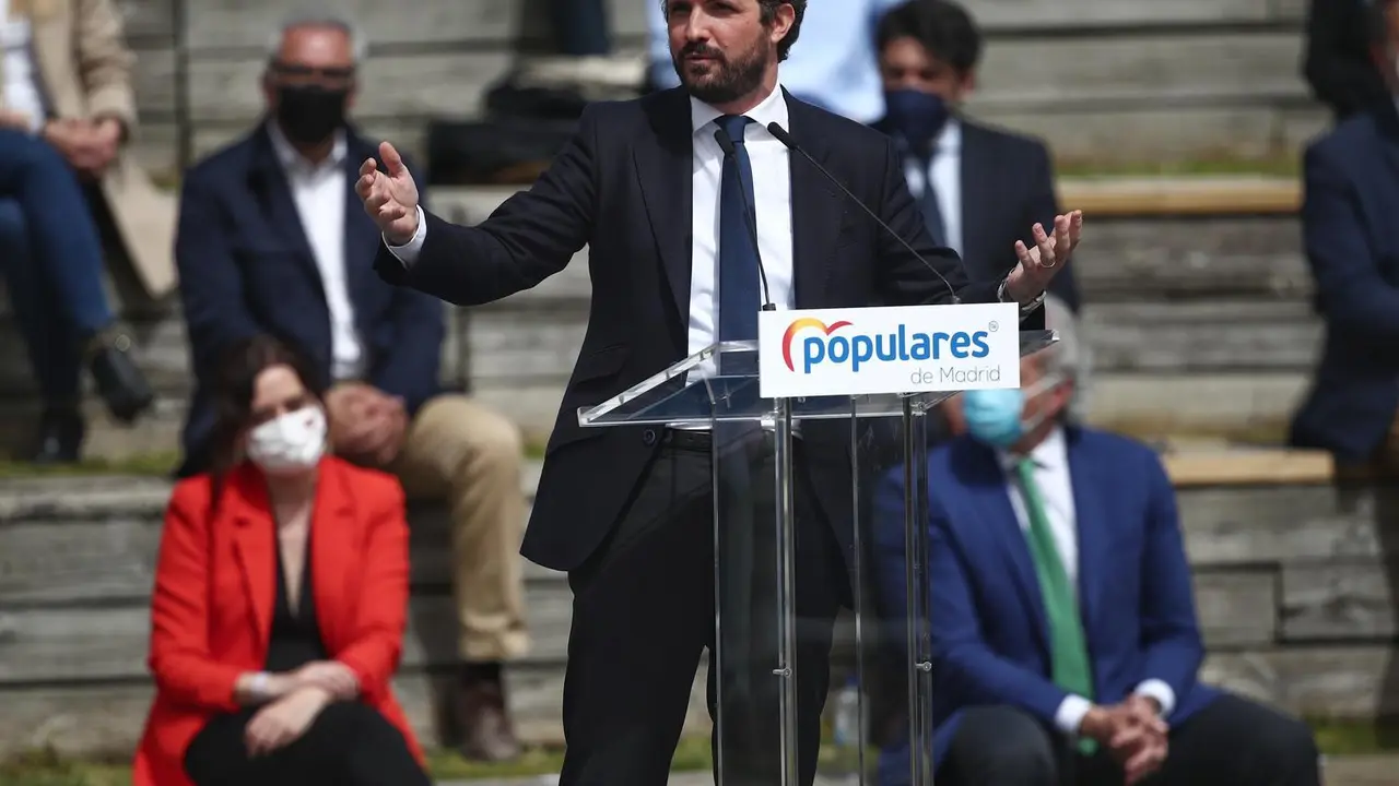El l&iacute;der del PP, Pablo Casado, interviene en la presentaci&oacute;n de la candidatura del PP de Madrid para las elecciones a la Asamblea de Madrid en el Auditorio del Parque Lineal del Manzanares, en Madrid (Espa&ntilde;a) a 31 de marzo de 2021. 