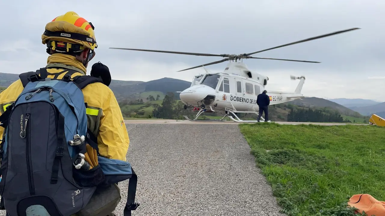 Equipo del BRIF de Ruente en la base de Cantabria. / TWITTER