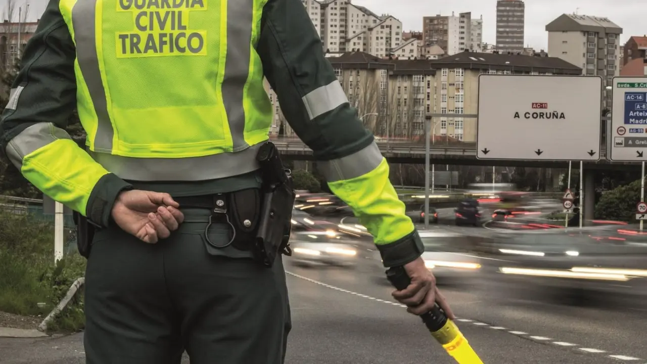 Control de tr&aacute;fico de la Guardia Civil.