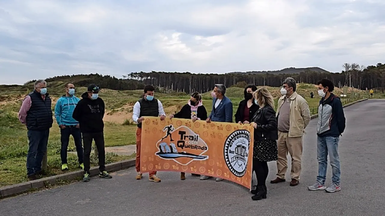 Autoridades durante la presentaci&oacute;n del Trail Costa Quebrada. / Alerta