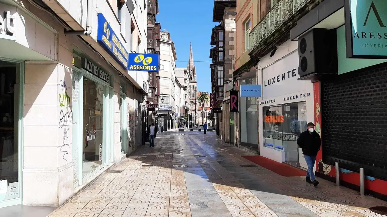 Vista de la calle Consolaci&oacute;n de Torrelavetga. / S. D&iacute;az