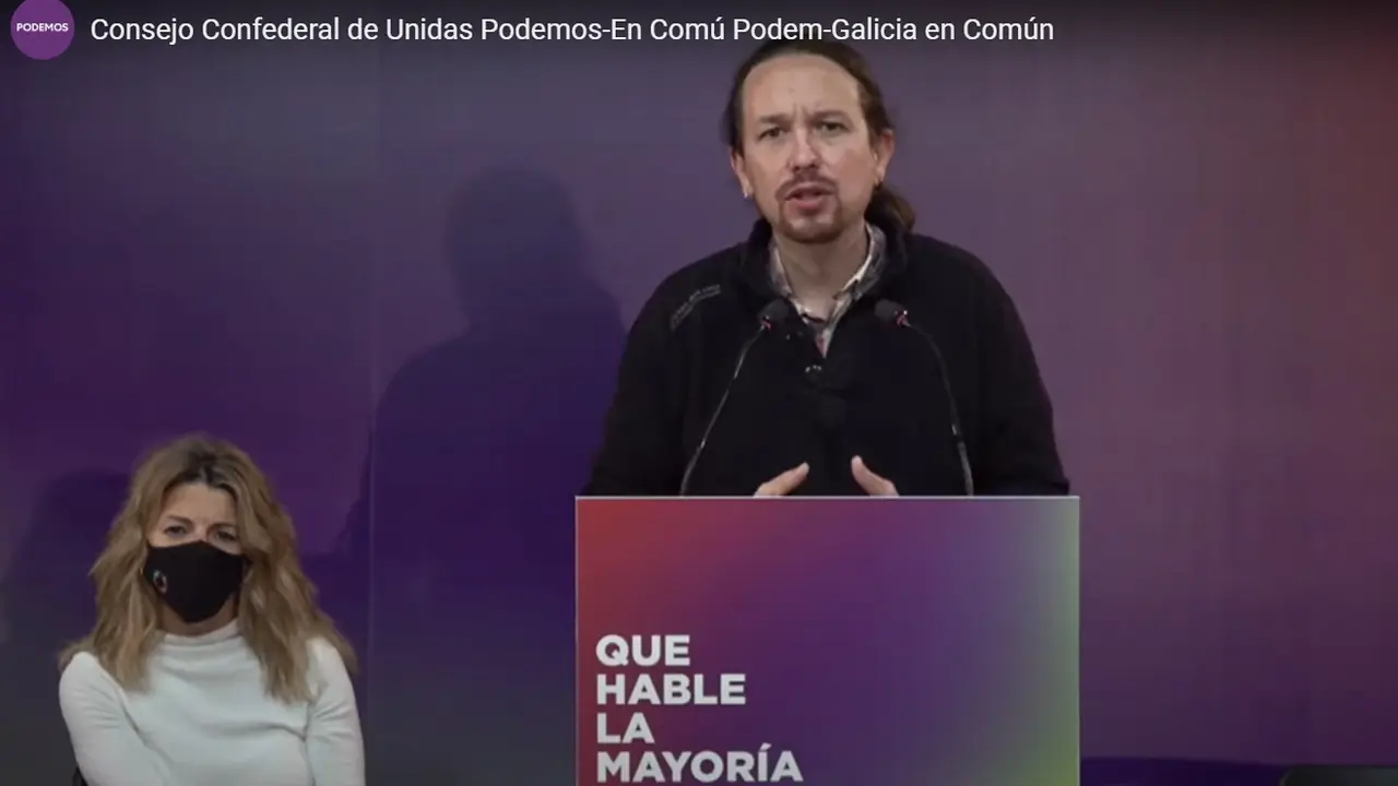 El candidato de Unidas Podemos a la Comunidad de Madrid, Pablo Iglesias, junto a la ministra de Trabajo, Yolanda D&iacute;az, en una reuni&oacute;n del Consejo Confederal de Unidas Podemos
