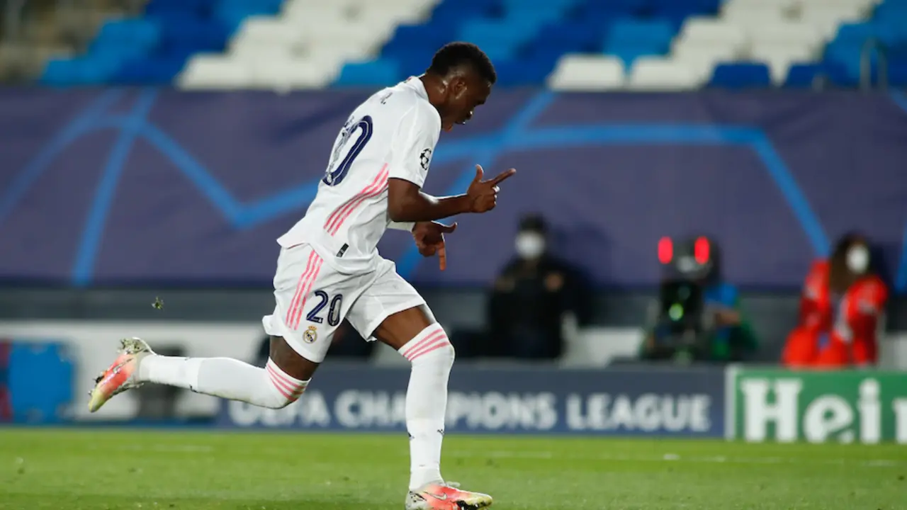 Vinicius Junior del Real Madrid celebra un gol durante la Liga de Campeones de la UEFA, los cuartos de final de la ronda 1, partido de f&uacute;tbol jugado entre el Real Madrid y el Liverpool FC en el estadio Alfredo Di Stefano el 06 de abril de 2021 en Valdebebas, Madrid, Espa&ntilde;a.