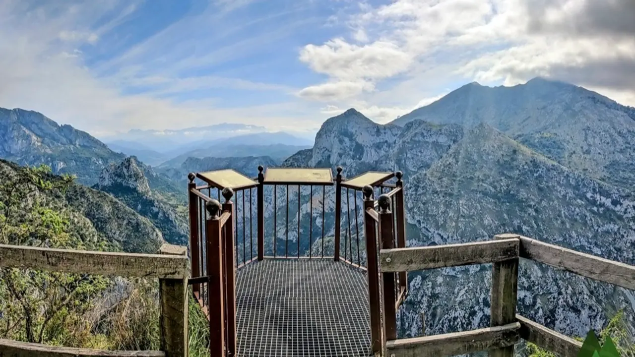 Mirador de Santa Catalina, el balc&oacute;n del Desfiladero de la Hermida. / alerta