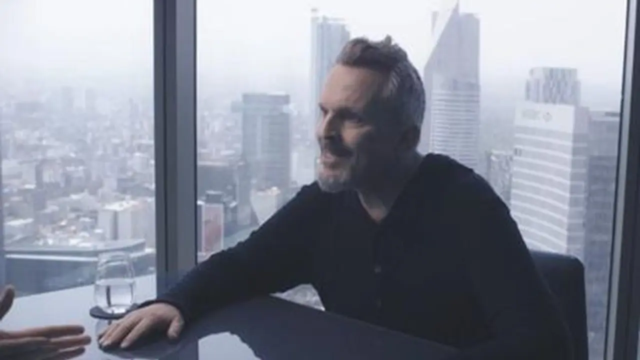 Miguel Bos&eacute; durante la entrevista en el programa 'Lo de &Eacute;vole'. En v&iacute;deo, la promoci&oacute;n del programa.ATRESMEDIA