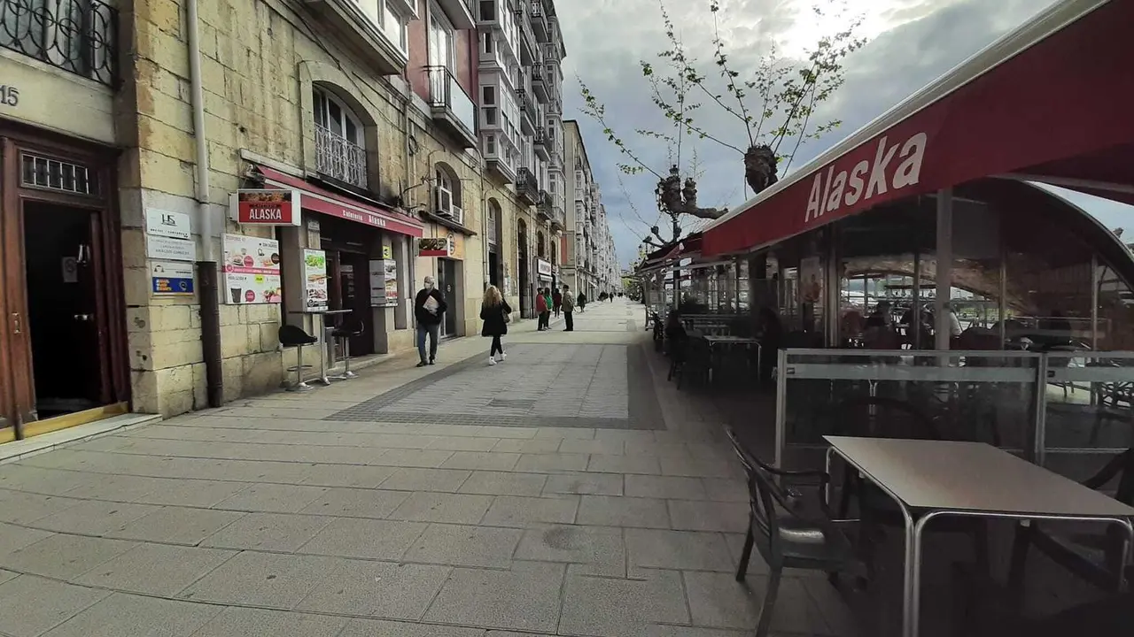 Vista de un establecimiento en el centro de Santander. / S. D&Iacute;AZ