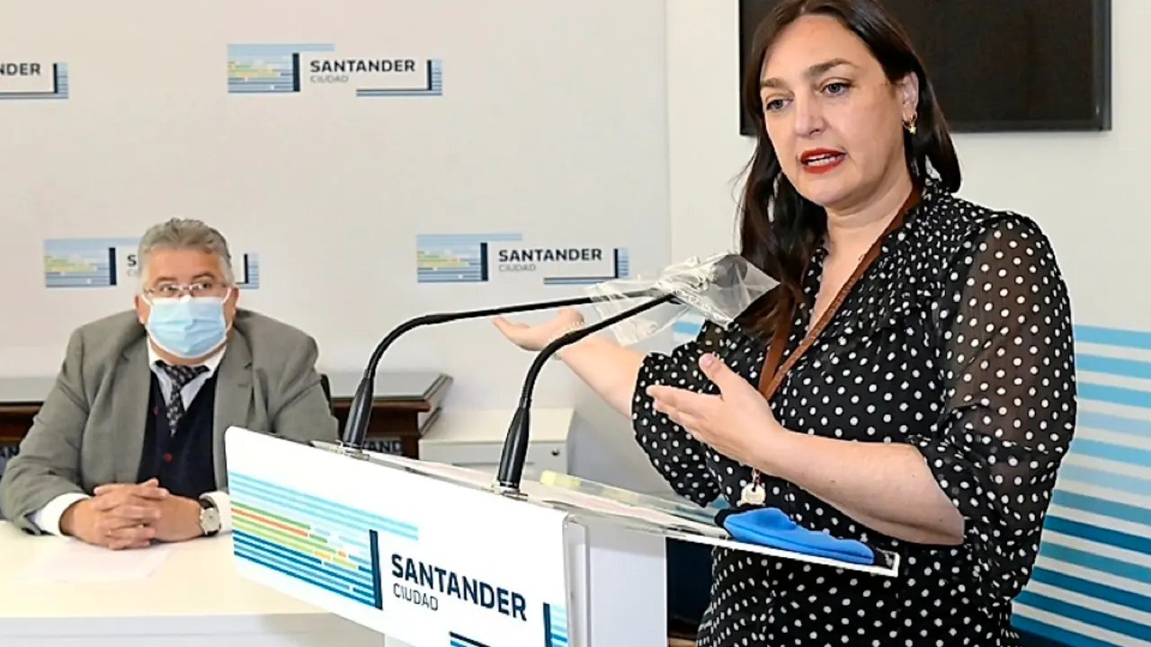 La concejala de Educaci&oacute;n y Salud, Noem&iacute; M&eacute;ndez, durante la rueda de prensa de presentaci&oacute;n del evento. / ALERTA