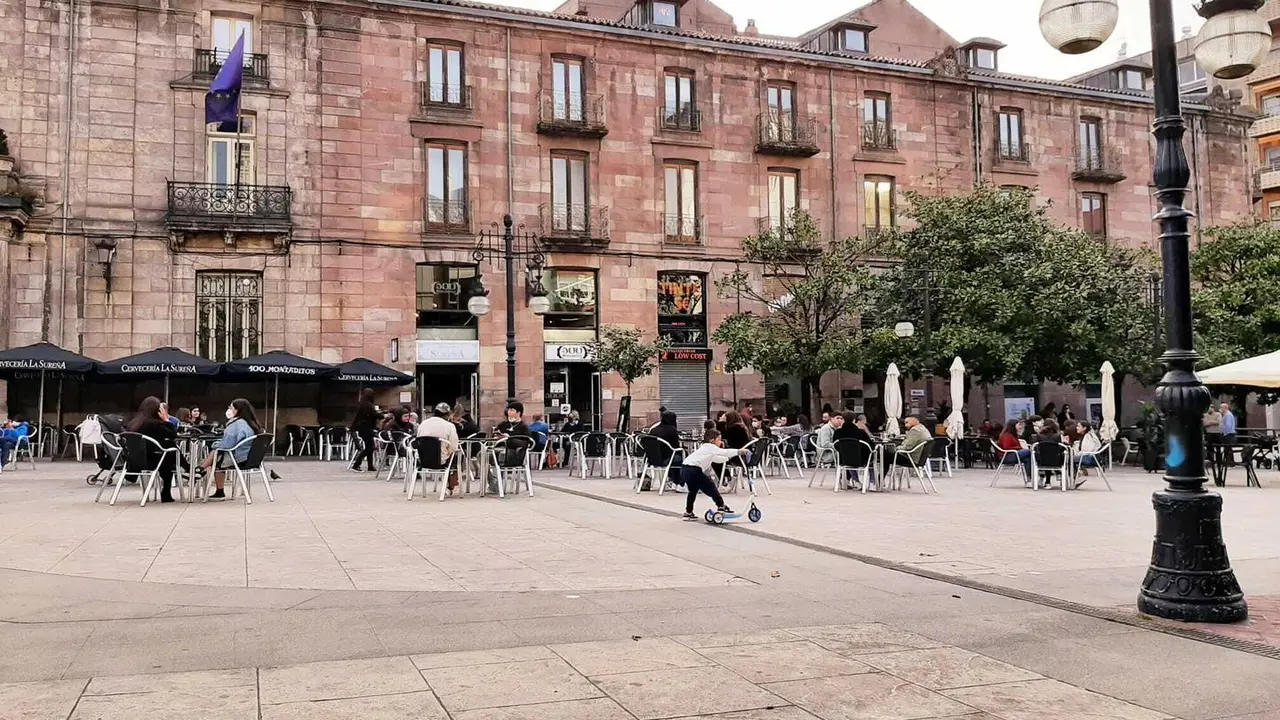 Vista del Boulevard Luciano Demetrio Herrero en Torrelavega. / S. D&Iacute;AZ