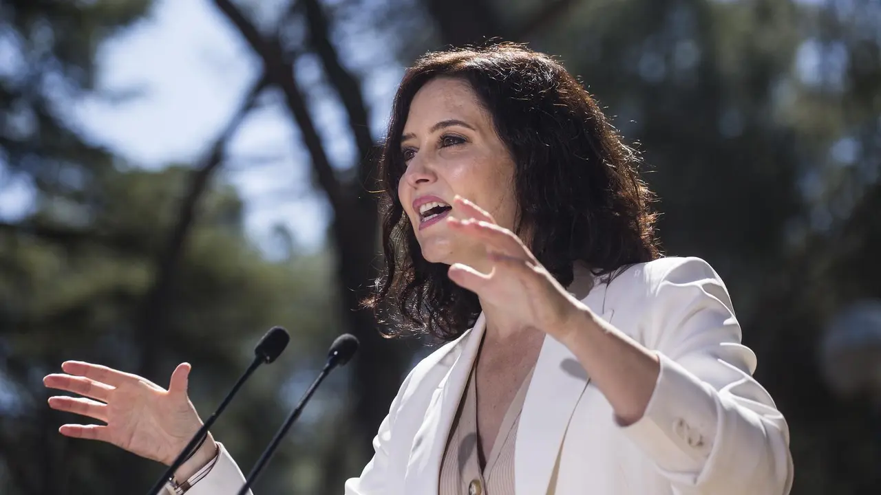 La presidenta de la Comunidad de Madrid y candidata a la reelecci&oacute;n por el PP, Isabel D&iacute;az Ayuso, durante un acto del partido en Collado Villalba, a 17 de abril de 2021 en Madrid (Espa&ntilde;a). 