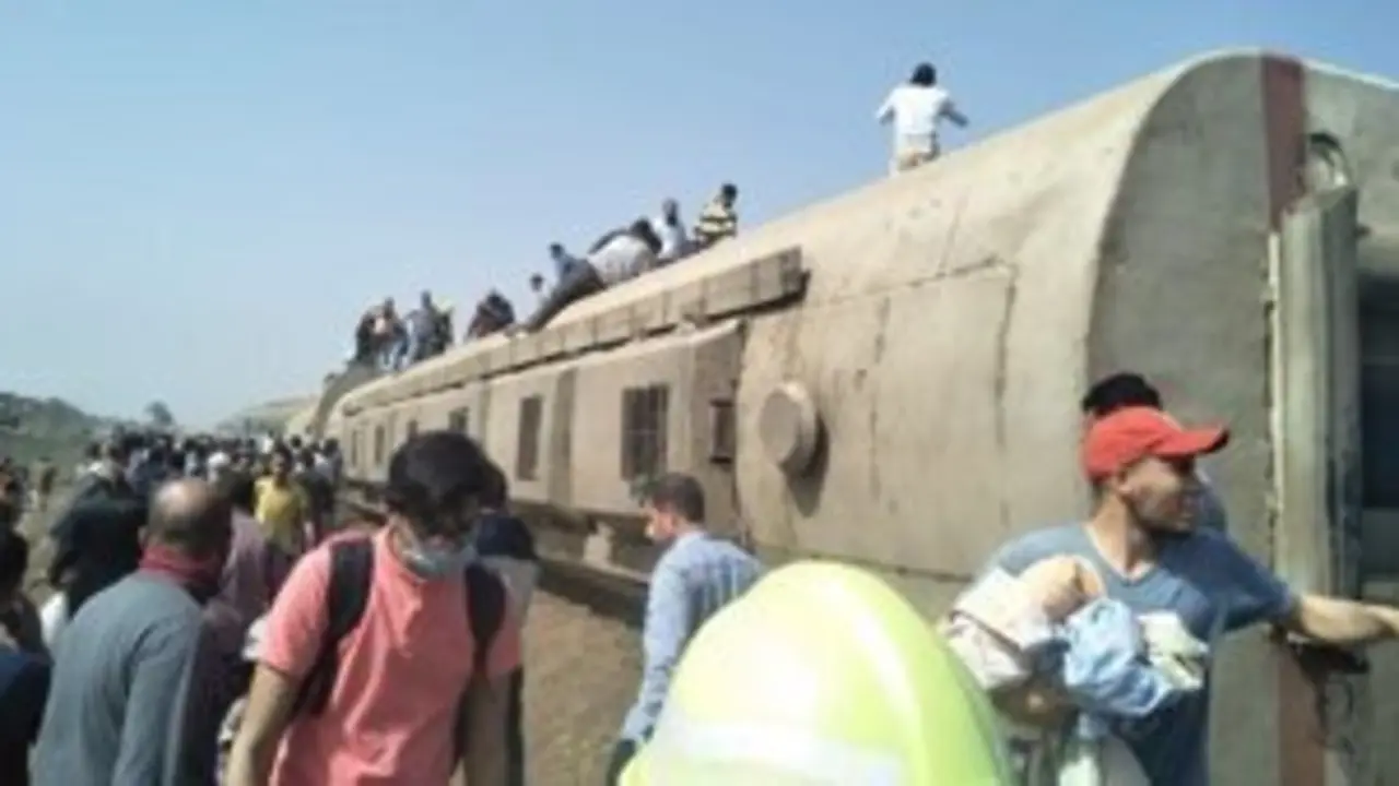 Descarrilamiento de un tren cerca de El Cairo&nbsp;- MINISTERIO DE SALUD DE EGIPTO