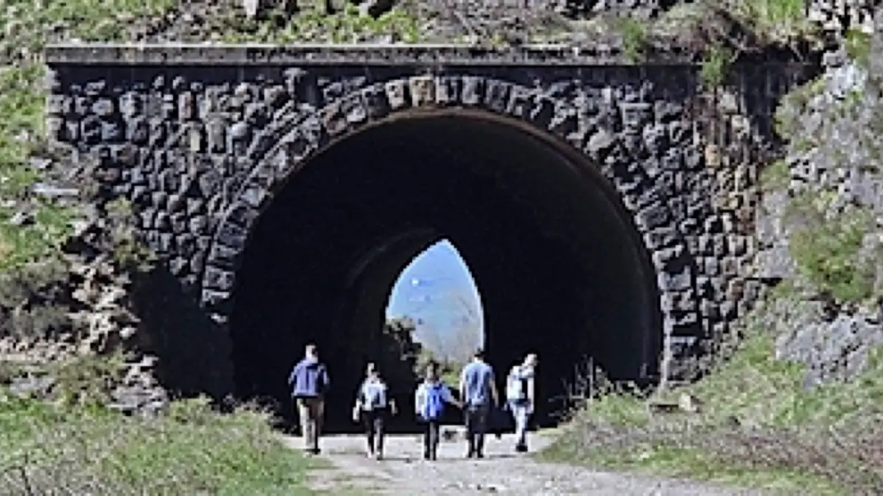 T&uacute;nel de La Enga&ntilde;a, de casi 7 kil&oacute;metros, entre la localidad burgalesa de Pedrosa de Valdeporres y la c&aacute;ntabra de Vega de Pas. /Celia Ag&uuml;ero