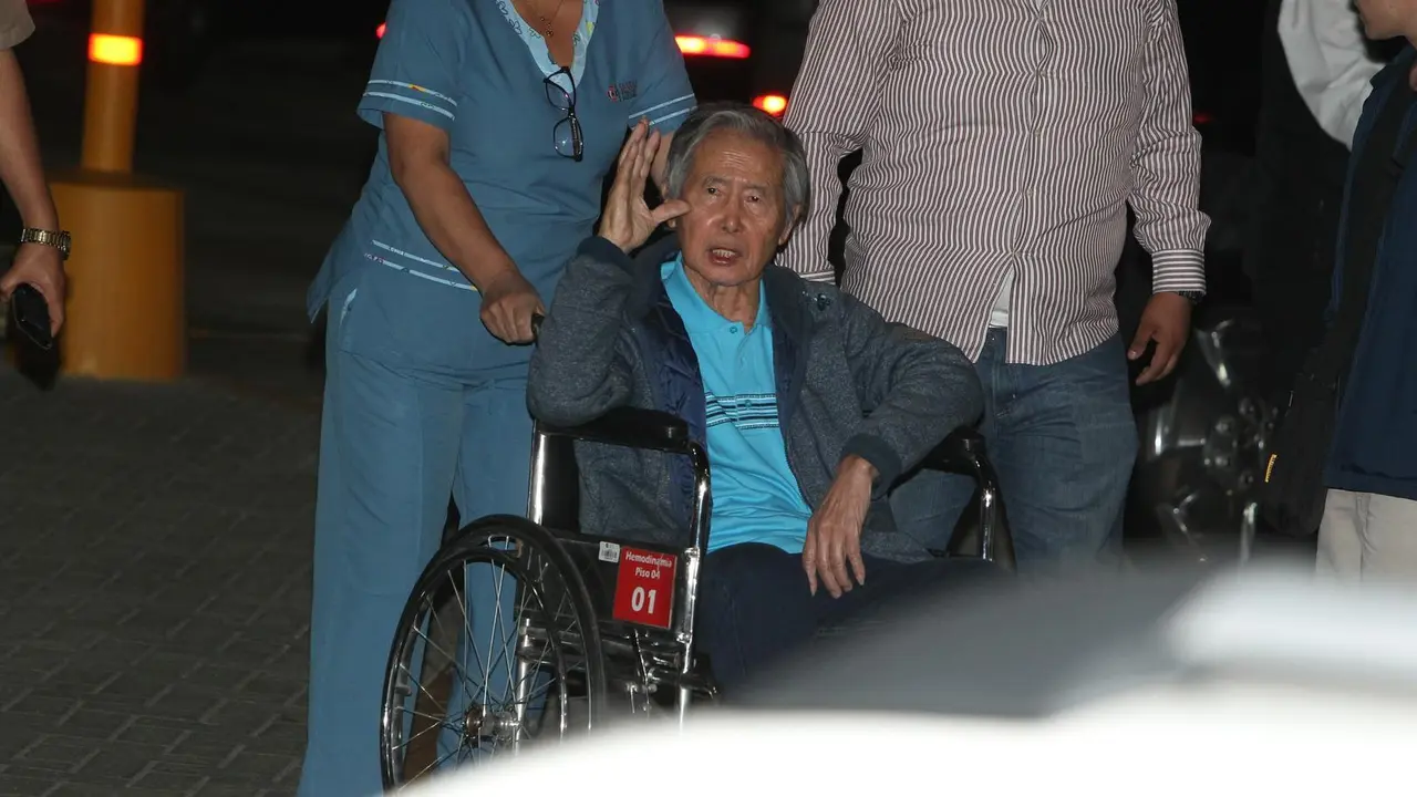 LIMA, JUEVES 04 DE ENERO DEL 2018...ALBERTO FUJIMORI, EX PRESIDENTE DEL PERU, INDULTADO POR PPK, SALE DE LA CLINICA CENTENARIO PERUANO JAPONES CON DESTINO AL DOMICILIO DE SU HIJO KENJI EN LA ESTANCIA- LA MOLINA..FOTOS, ALESSANDRO CURRARINO/EL COMERCIO