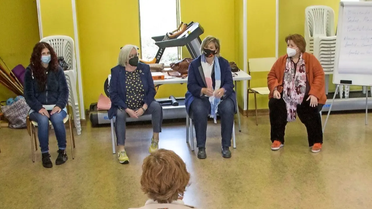 Visita al grupo de parentalidad positiva. / alberto g. ib&aacute;&ntilde;ez