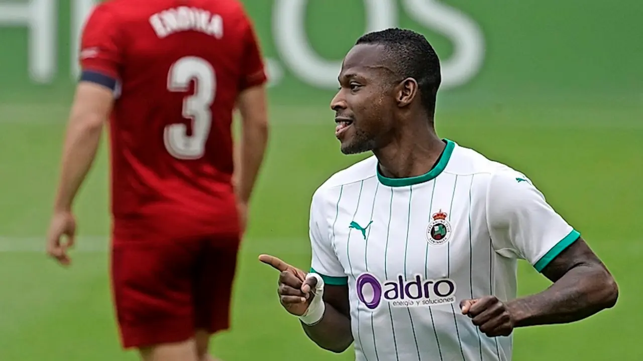 Cedric, tras anotar el primero de los dos goles que marc&oacute; el mi&eacute;rcoles. / hardy