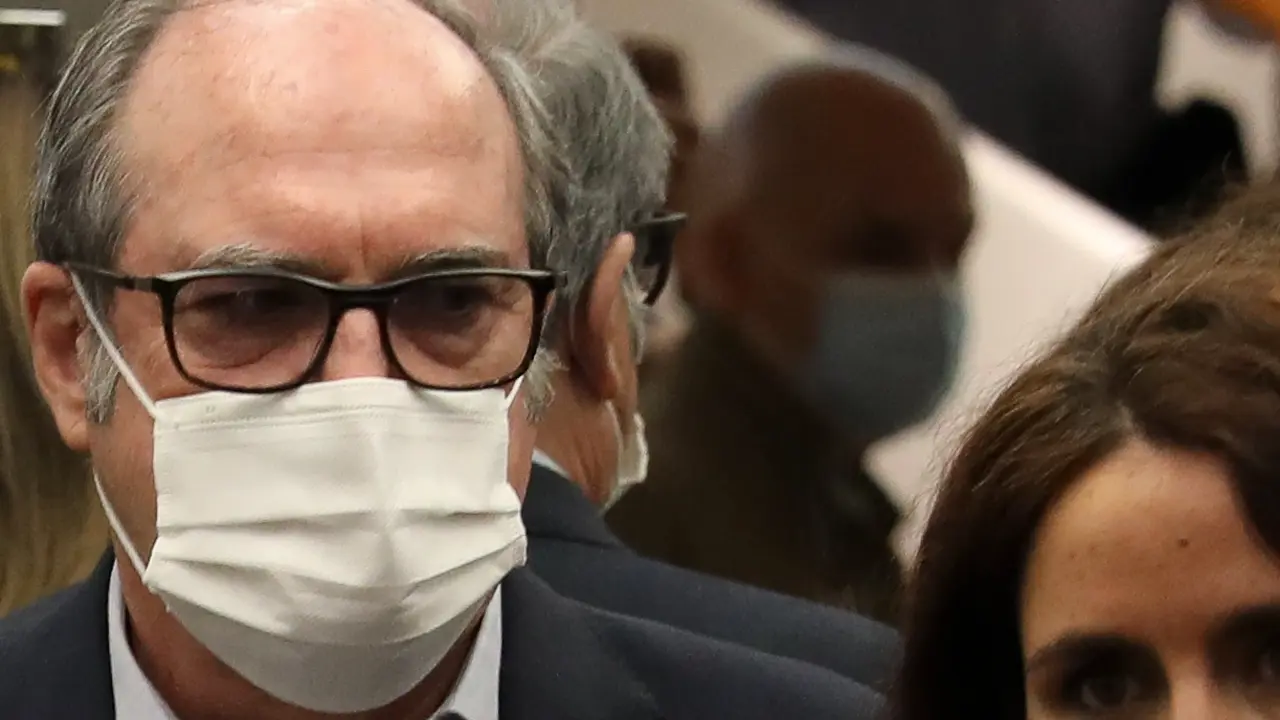 El candidato del PSOE a la Presidencia de la Comunidad de Madrid, Angel Gabilondo, a su llegada al Hotel Princesa Plaza.